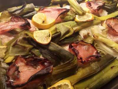 Geroosterde witte vis met prei